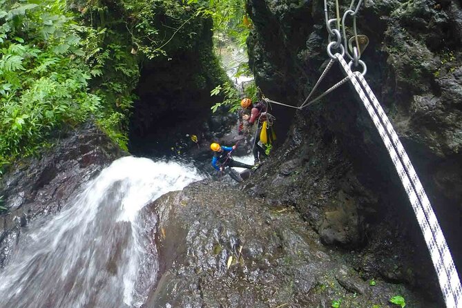 3Hrs Intermediate Canyoning in North Bali (Pickup, Lunch & GoPro) - Who this canyoning day suits best in North Bali