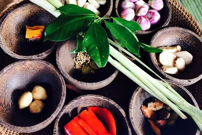Afternoon Cooking Class & Making Bali Offering with Dinner - Up to nine recipes, one big family meal, and the tasting rhythm
