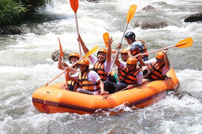 All Inclusive - Toekad Ubud Ayung River Rafting - What the guide does before and during the rapids