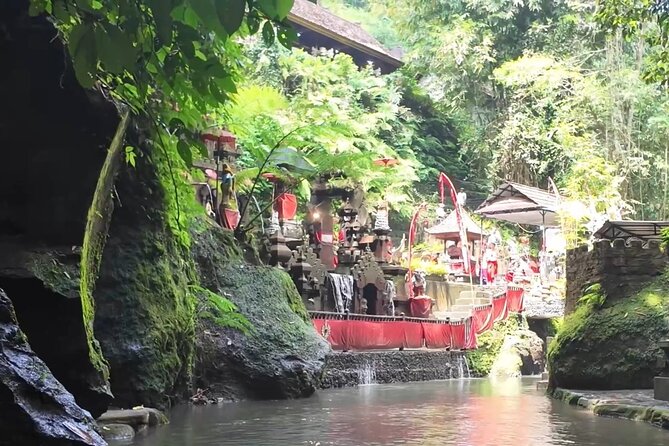 Atman Bali Journey water blessing - Pickup in Ubud and a morning start at Taman Pecampuhan Sala Temple