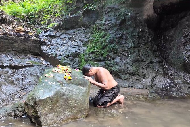 Atman Bali Journey water blessing - Jamu herbal tasting, and learning the drink behind the flavor