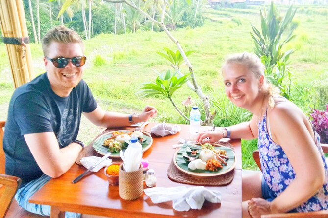 Bali Downhill Natural Cycling Tour & visit Volcano - Rice paddies and a short field walk: photo time with human scale