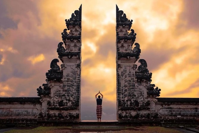 Bali Gate of Heaven and Hidden Waterfall privatel Tour - East Bali in One Day: Ubud Pickup and Timing