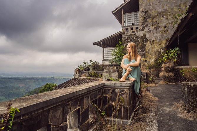 Bali Ghost Tour: The Biggest Abandoned Hotel in Bali - Wanagiri Hidden Hills: Instagram swing stops over Buyan Lake