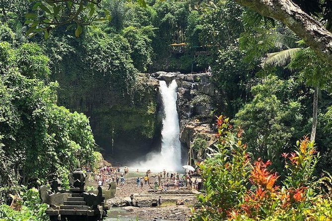 Bali Iconic Tour with Buffet Lunch and Attraction Tickets - Grand Puncak Sari Restaurant: the buffet lunch that is part of the show
