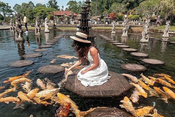 Bali Instagram Tour - All Inclusive - Volcano-view buffet lunch at Lereng Agung Restaurant