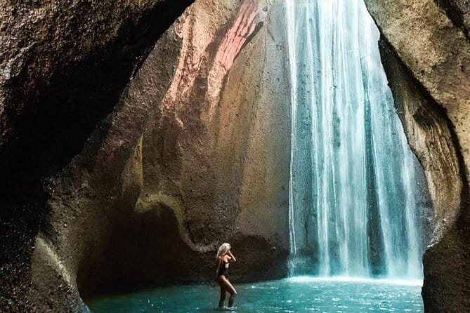 Bali: Lempuyang Temple, Waterfall & Rice Terrace Private Tour - The private guide and photographer factor (including how names came up)