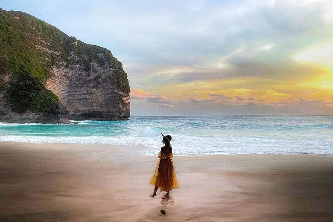 Bali : Nusa Penida with Lunch ,car, driver - Kelingking Beach for 40 Minutes, Built for Icon Photos