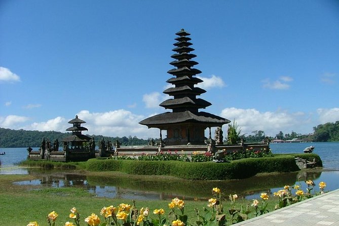 Bali Private Tour: Ulun danu Temple, Iconic Handara Gate & Tanah lot sunset. - Why this Bali route feels more personal than a typical day trip