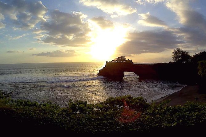 Bali Private Tour: Ulun danu Temple, Iconic Handara Gate & Tanah lot sunset. - Timing, dress code, and how to prep like a pro