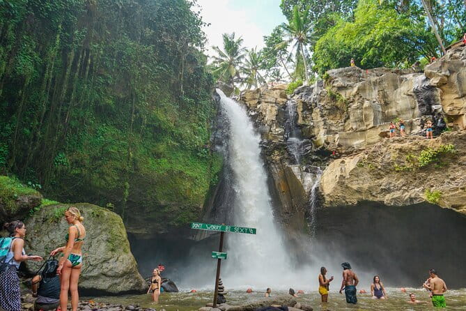Bali Rafting : Bali Family Rafting in Ubud and Ubud Private Tour - Stop 1 in Ubud: a 30-minute orientation by private car