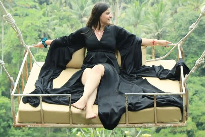 Bali Swing Packages and Tanah Lot Temple Sunset Tour - Batu Bolong’s Sea Hole and Cliffside Drama