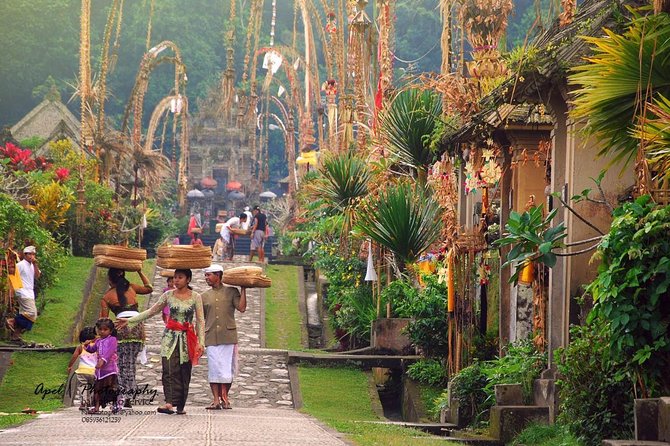 Bali Tour: Cepung Waterfall, Penglipuran Village, & Mt Batur View - Cepung Waterfall in Bangli: the canyon approach and swim option