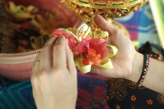 Bali Traditional Village Experience - Clothing and Comfort: What to Wear for Offerings and Holy Water