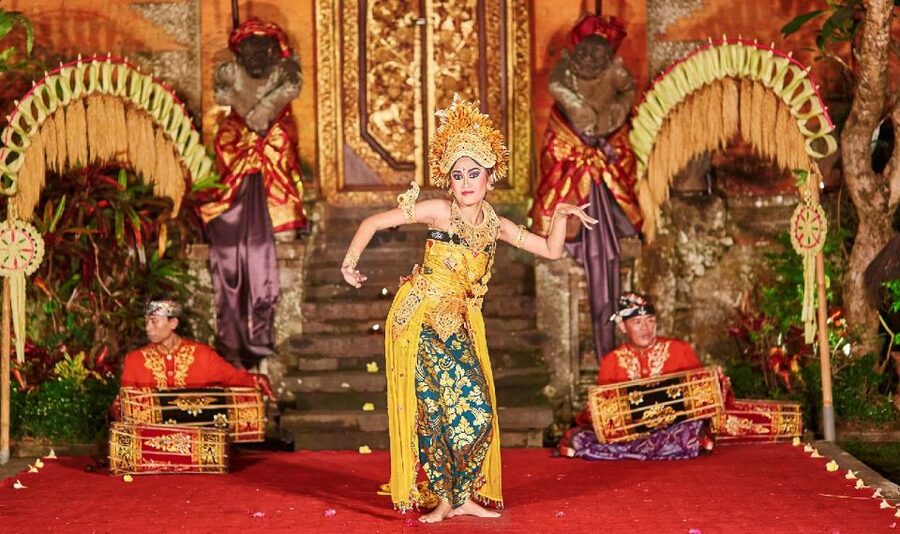 Bali: Ubud Palace Legong Dance Show Ticket - What to bring (and what not to)