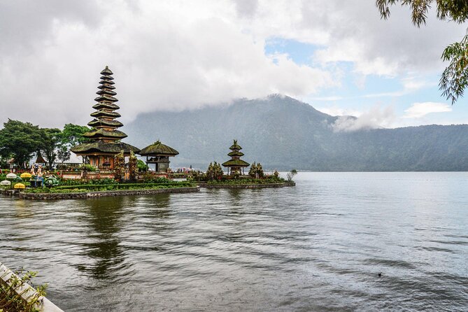 Bali UNESCO Sites: Water Temples and Jatiluwih Rice Terrace Tour - Tanah Lot at sunset: the sea temple that makes the schedule worth it