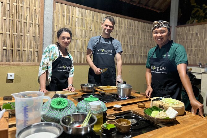 Balinese Authentic Cooking Class in Ubud - Lesung pounding, spice pastes, and clear hands-on instruction