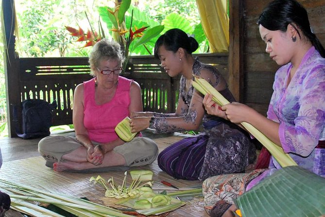 Balinese Cooking class with traditional morning market visit - Pickup, timing, and small-group logistics in Ubud