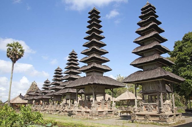 Beauty Of West Bali Tour (Private and All Inclusive) - Ulun Danu Bratan Temple by the lake: the wow factor with water views
