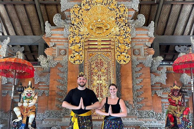 Best of Ubud Full Day Tour with All Inclusive - Sacred Monkey Forest Sanctuary: fun, but keep your guard up