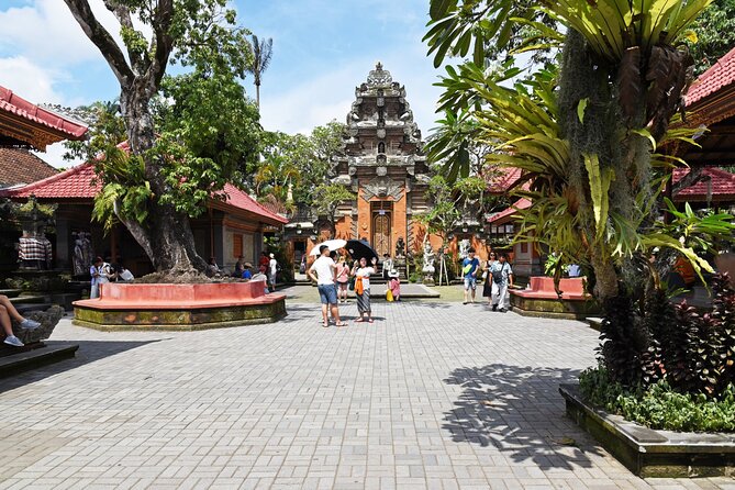 Best Ubud Highlights - Private Day Tour - Stop 2: Ubud Palace, Free Admission and Short Stop Energy