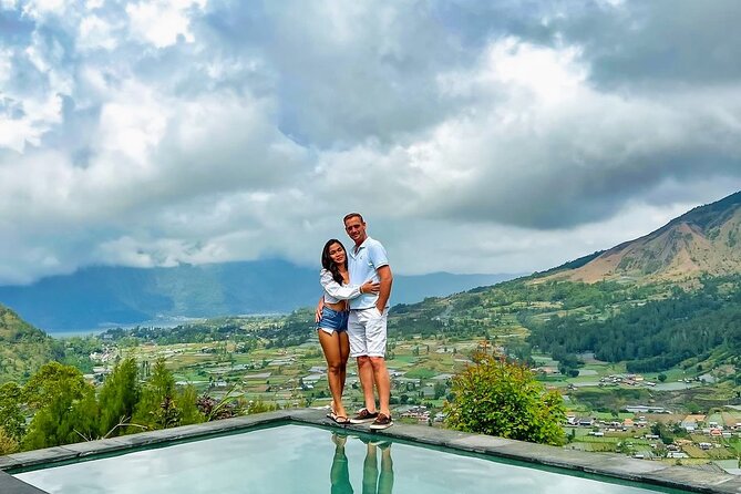 Best Ubud Tour with Instagrammable Jungle Swing all inclusive - Sacred Monkey Forest Sanctuary: macaques, temples, and rules you should respect