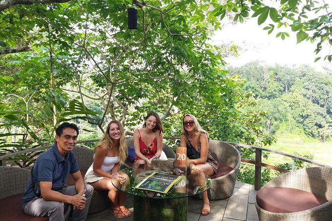 Best Ubud Tours -All inclusive with private driver - Stop 2: Ubud Art Market for practical shopping time