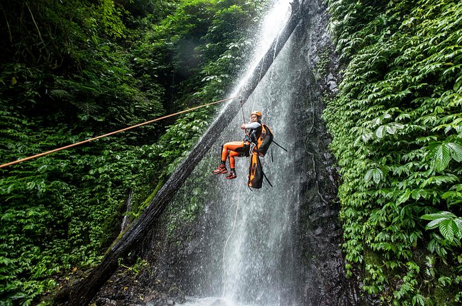 Canyoning Bali, Tamata Canyon (Adventure, discovery, nature) - Getting to the canyon: 4x4, quick transfer, then a hike to commit