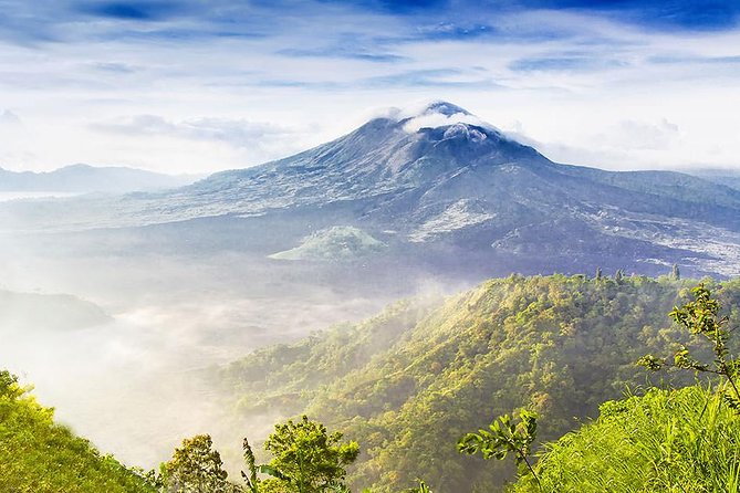 Central Bali Tour: Ubud Village, Kintamani Volcano, and Waterfall - Tegenungan Waterfall: the finale with a quick nature reset