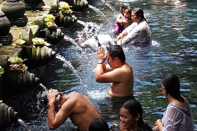 CRETYA UBUD Infinity Pool+ ATV RIDE with Gorilla Cave +lunch. - Lunch, shower, and how to stay comfortable after the muddy bits