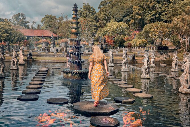 Discover East Bali: Snorkeling Blue lagoon & Instagramable Spots - Stop 2, Tirta Gangga Water Palace: Statues, fountains, and garden calm