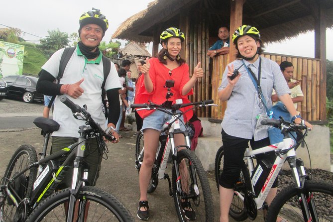 Electric bicycle tour in Jatiluwih UNESCO site - Lunch break in the countryside: nasi campur and a real reset