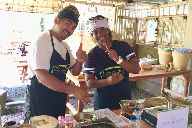 Exclusive Authentic Balinese Cooking Class at Family home - How the class teaches Balinese sauces and spice prep