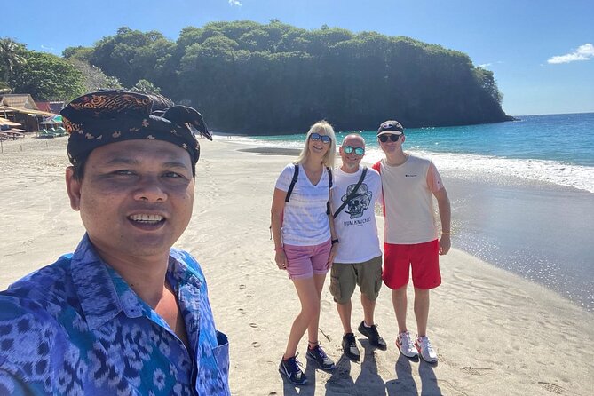 Full-Day Tour in Nusa Penida Island + Snorkeling Experience - Kelingking Beach: the famous limestone headland that people travel for