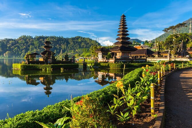 Full Day Tour to Water Temples UNESCO Rice Terraces in Bali - Stop 3, Ulun Danu Bratan Temple: Lake Bratan’s Water-Temple Moment