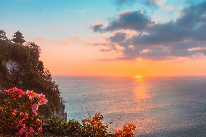 Full Day Ubud Tanah Lot Uluwatu All Inclusive Private Tour - Stop 6: Kecak and Fire Dance, Ramayana storytelling with a distinct sound