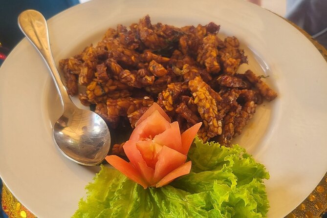 Full Day Ubud Waterfall Visit and Cooking Experience - What you actually do in the class, chopping to satay