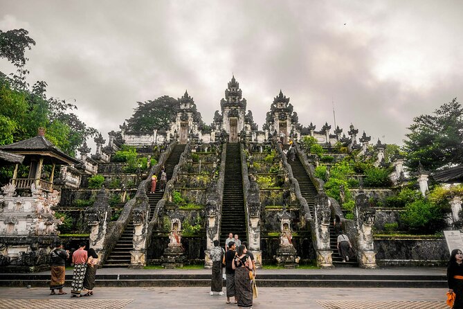 Gates of Heaven Tour: Tirta Gangga - Kanto Lampo Waterfall - Timing, weather, and why the Mt. Agung view can make or break the day