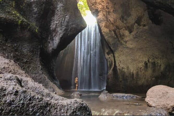 Heaven Gate, Tirtagangga and Tukad Cepung Waterfall - All Inclusive - Teo’s guide style: English help and calmer site reading