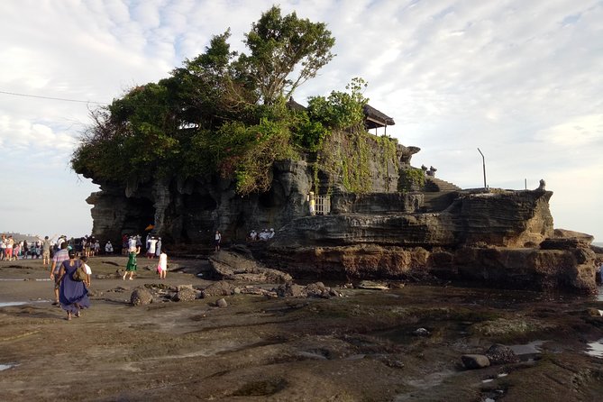 Hidden Nungnung Waterfall and Tanah Lot sunset Private Tour - Nungnung Waterfall Hike: Jungle Walk, Cooling Break, and Lots of Steps