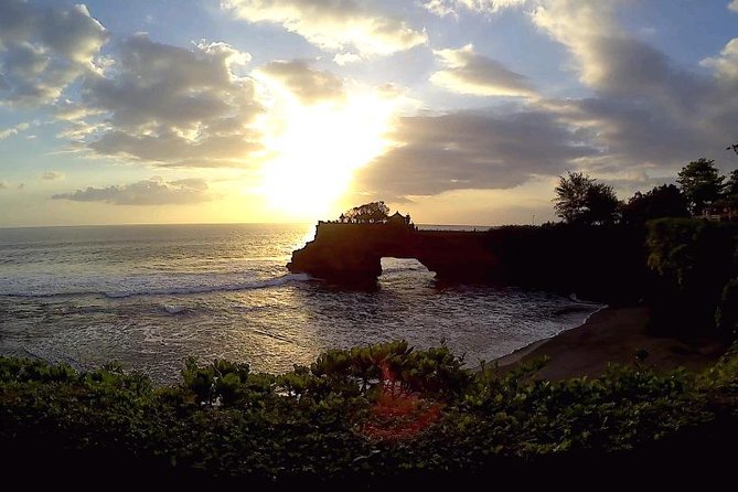 Hidden Nungnung Waterfall and Tanah Lot sunset Private Tour - Tanah Lot Sunset: Ocean Views and Why Timing Matters