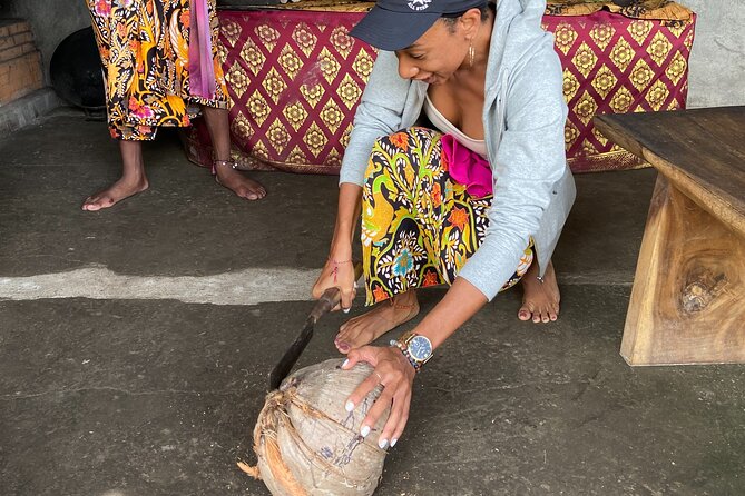 Make Traditional Bali Coconut Oil with a Balinese Family - Arriving for tea and getting into the home routine