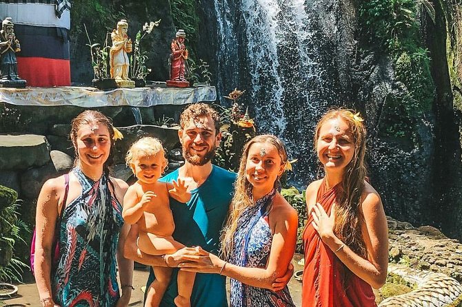 Matasidhi Holy Trip for the Soul - The balian experience: palm or aura reading for insight