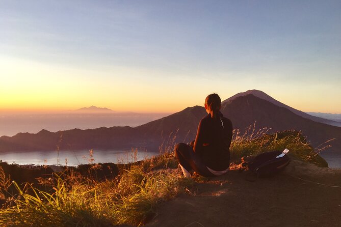 Mount Batur Sunrise Hike - Photo help at the summit: how your guide makes the difference