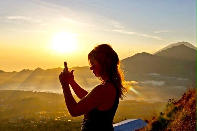 Mount Batur Sunrise Hike with Breakfast - Summit Timing: Breakfast, Hot Drinks, and Volcano-Steam Eggs