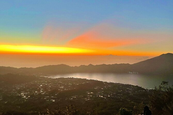 Mount Batur Trekking Admission Ticket with Local Guide - Meeting Your Local Guide and Getting Going in the Dark