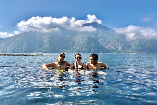 Mount Batur Trekking Sunrise Private Tour - Sunrise breakfast: Lake Batur and Mt. Rinjani in early light