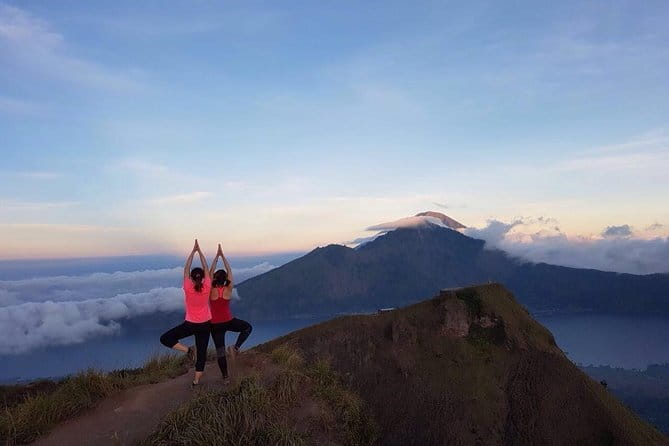 Munduk Twin Lake Jungle Hike, Ulun Danu Temple, & Waterfall - Pickup, meeting point, and how to plan your timing
