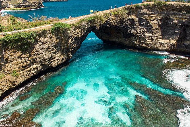 Nusa Penida Snorkeling & Kelingking Tour - Getting to Nusa Penida smoothly, the name-sign meeting