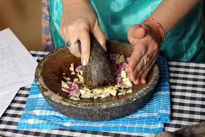 PRIVATE Authentic Balinese Cooking Class in Ubud at Putu's Home - Putu’s home class is about cooking, not performing